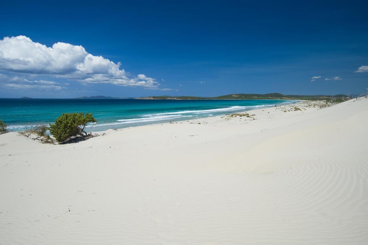 Villa Aquamarina Pavoncella Rossa Porto Pino Buitenkant foto