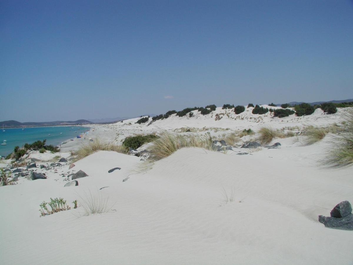 Villa Aquamarina Pavoncella Rossa Porto Pino Buitenkant foto